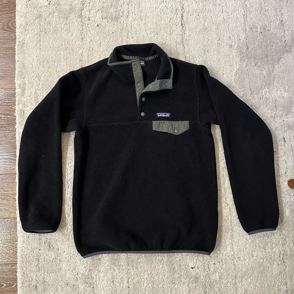 Patagonia Synchilla Women’s Black Sweater Size Small
